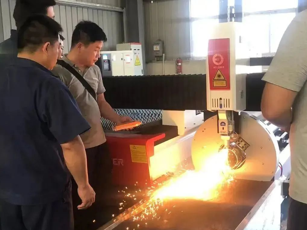 “新兵器”到位！板管一體激光切割機(jī)
